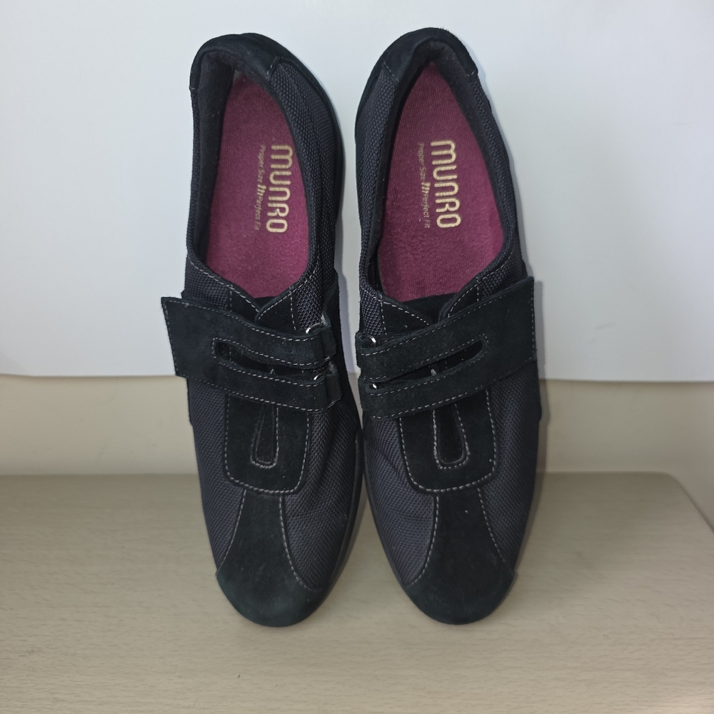 Munro Black Suede Women's Sneaker Velcro Closure Shoe Size 9